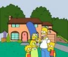 Семья Симпсонов перед своим домом в город&amp;#10